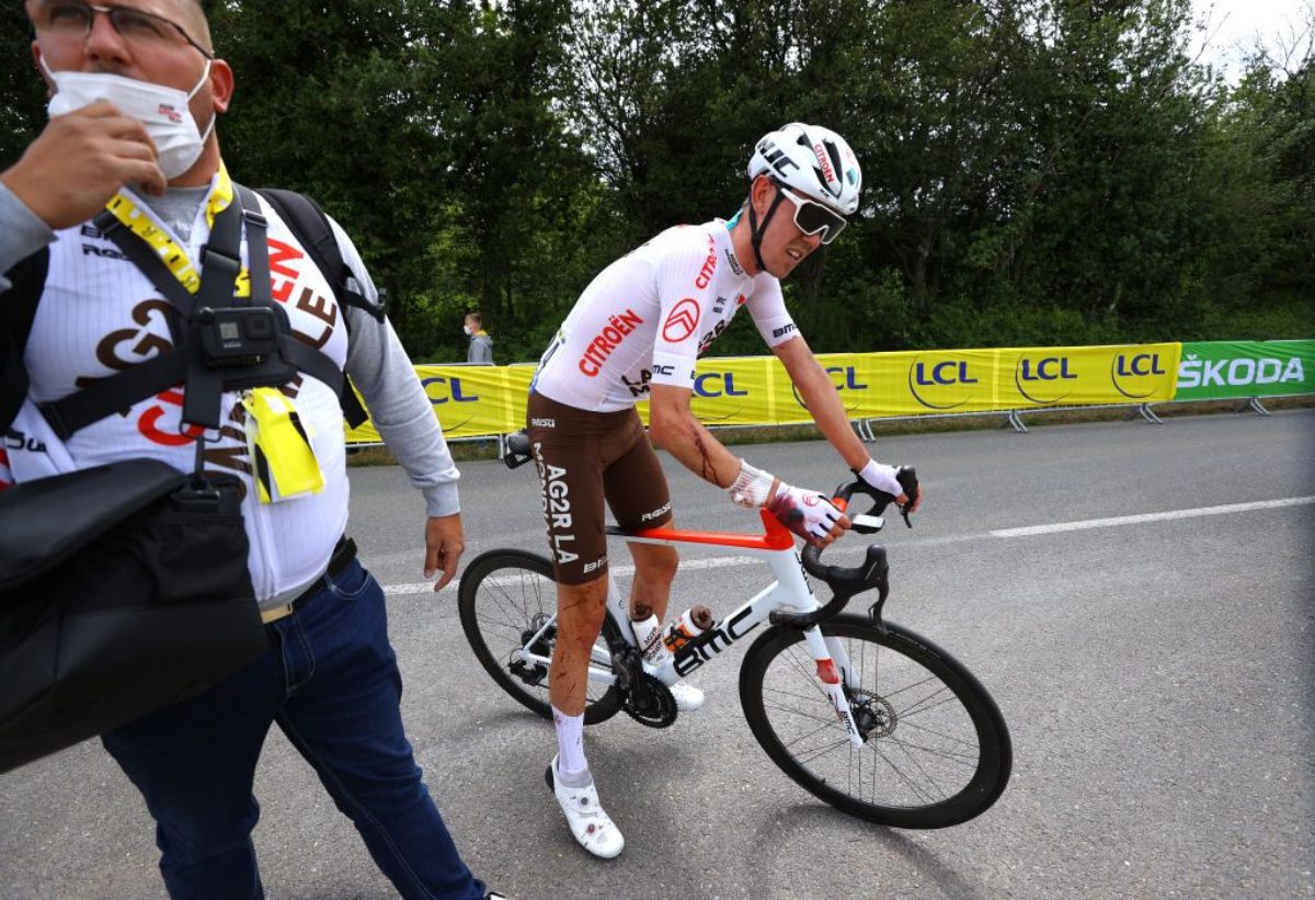 Courueur avec un BMC Teammachine de AG2R Citroën Coureur avec BMC Teammachine de AG2R Citroën